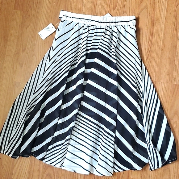 Rickis Black and White Chiffon Midi Skirt - Picture 5 of 7